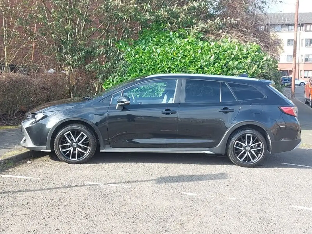 2021-toyota-corolla-18-vvt-i-trek-big-3