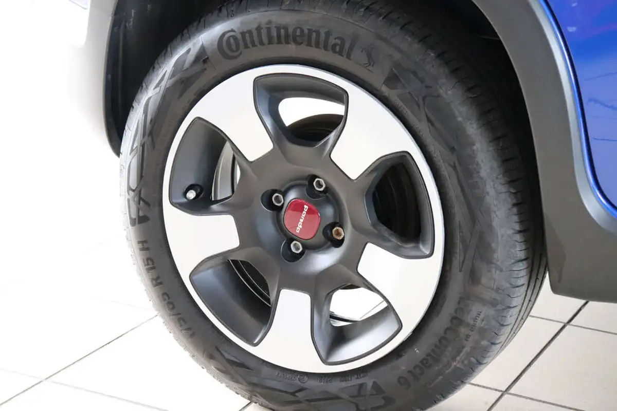 2020-fiat-panda-12-waze-big-78
