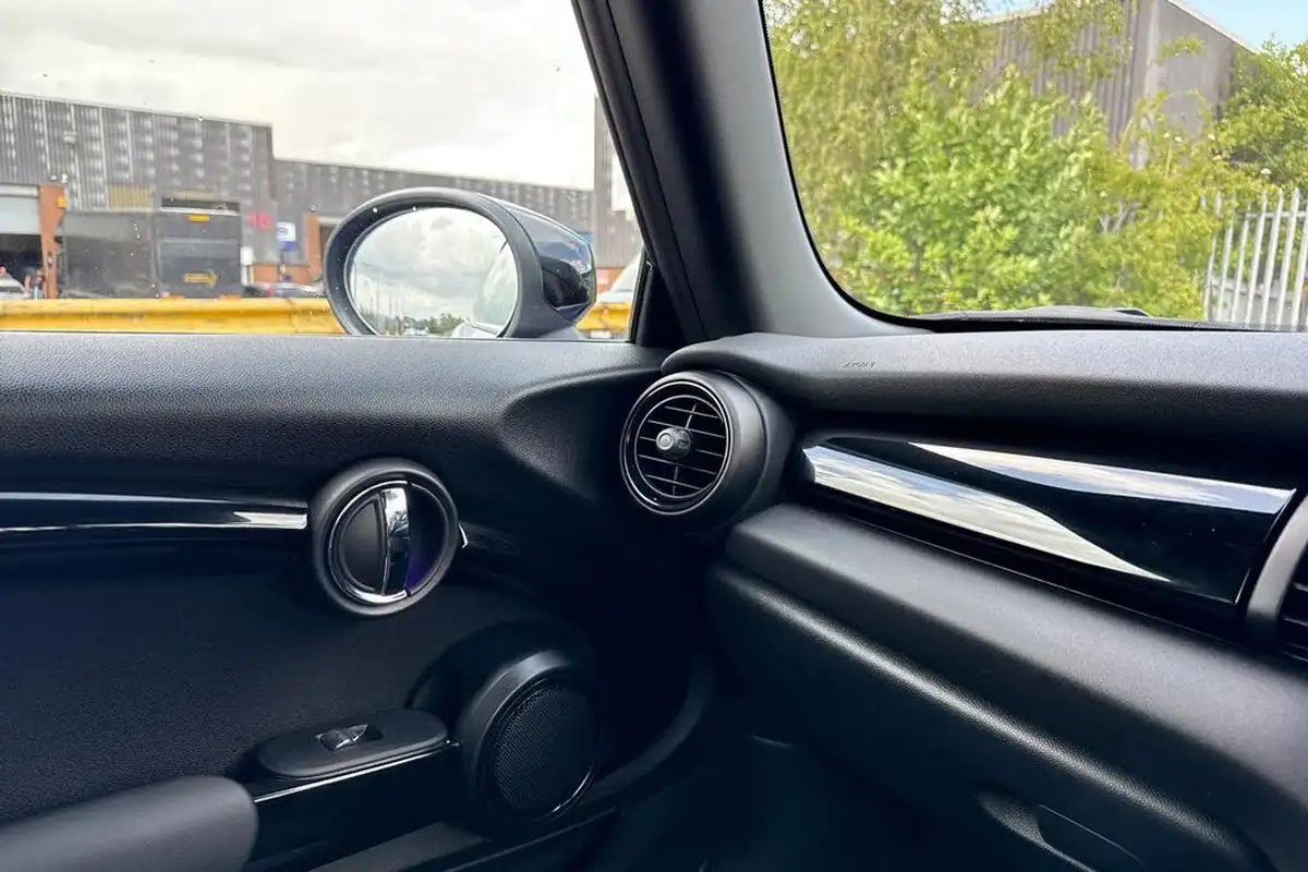 2020-mini-cooper-15-cooper-sport-hatchback-3d-auto-big-31