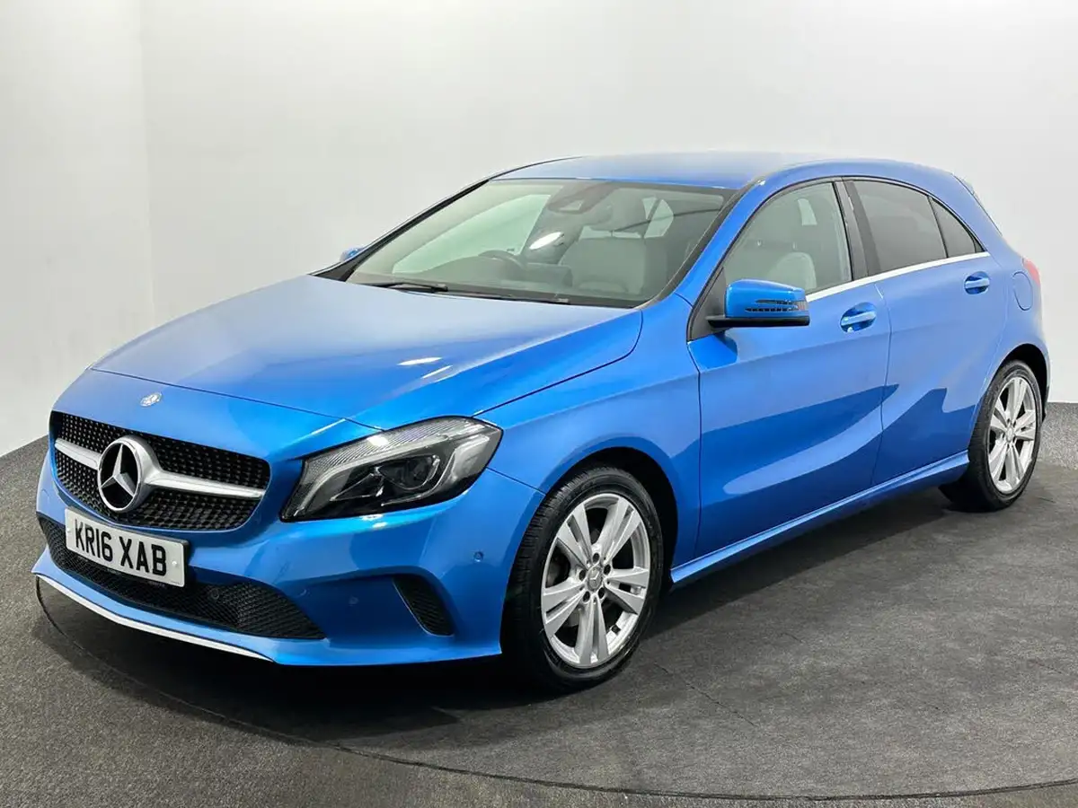 2016-mercedes-benz-a-class-21d-a200d-sport-premiumss-7g-dct-big-3