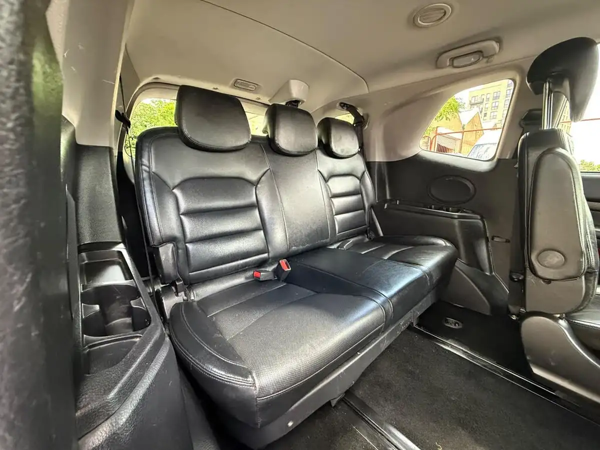 2018-kgm-ssangyong-turismo-22td-ex-auto-big-17