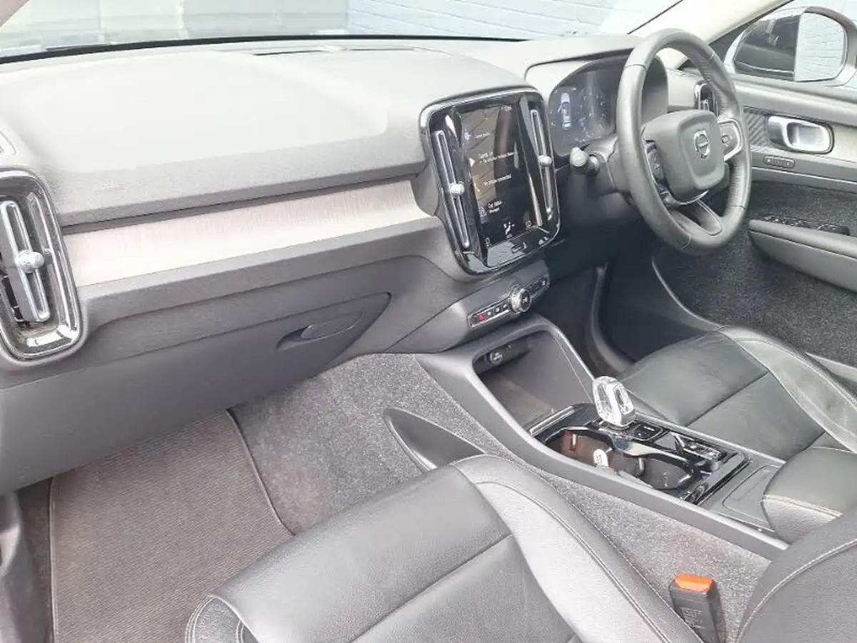 2021-volvo-xc40-15-t3-inscription-163bhp-geartronic-big-4