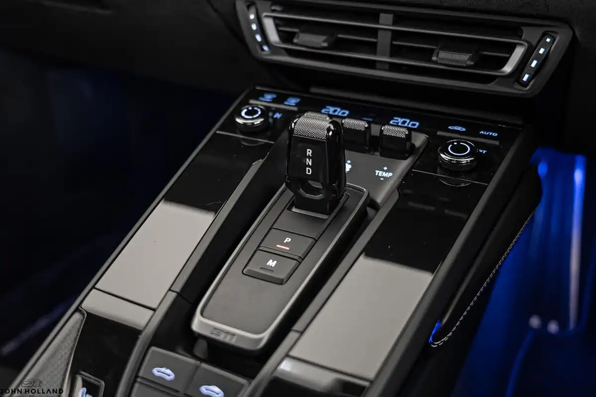 2022-porsche-911-30-targa-4-gts-pdk-big-27