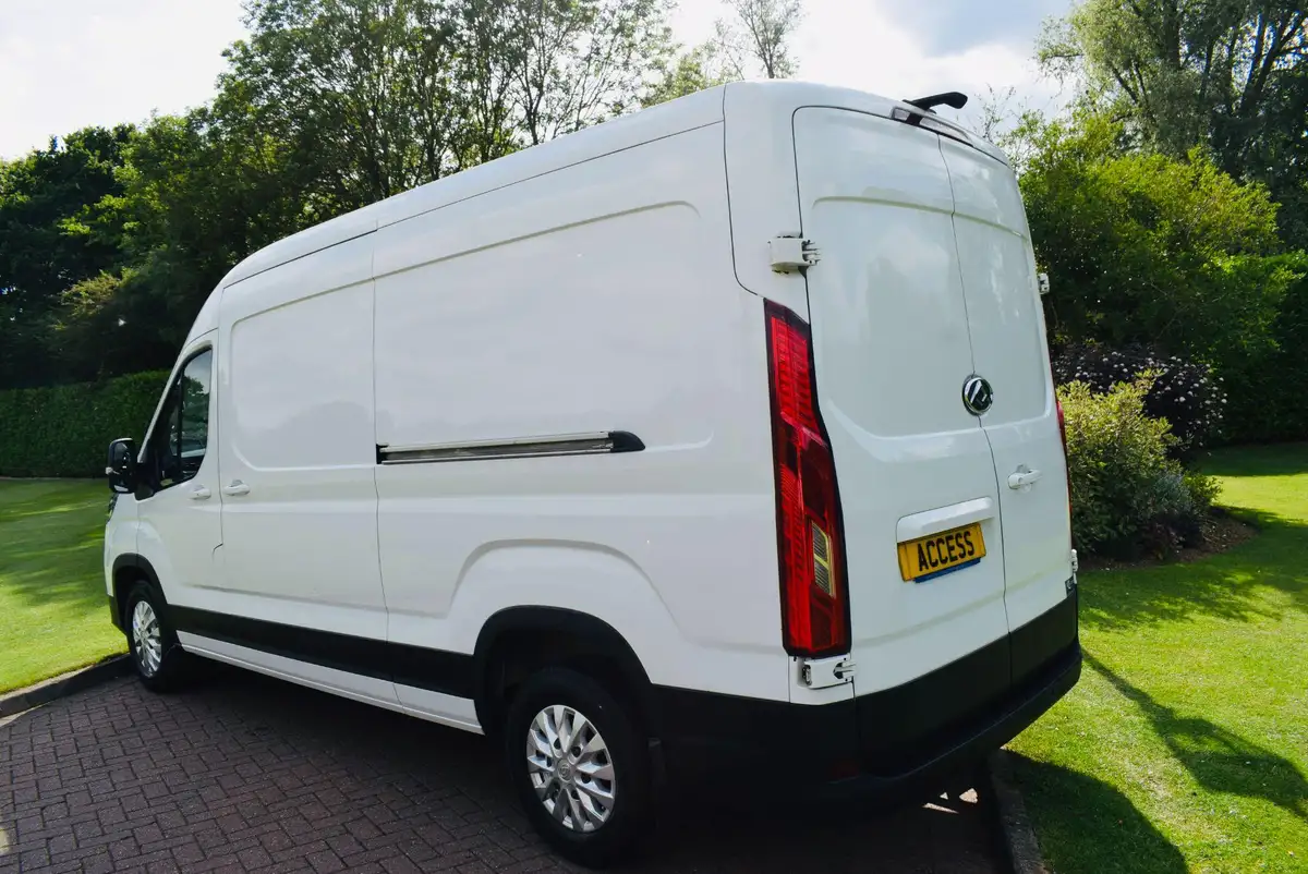 2021-maxus-deliver-9-20tdi-l3h2-lux-big-3