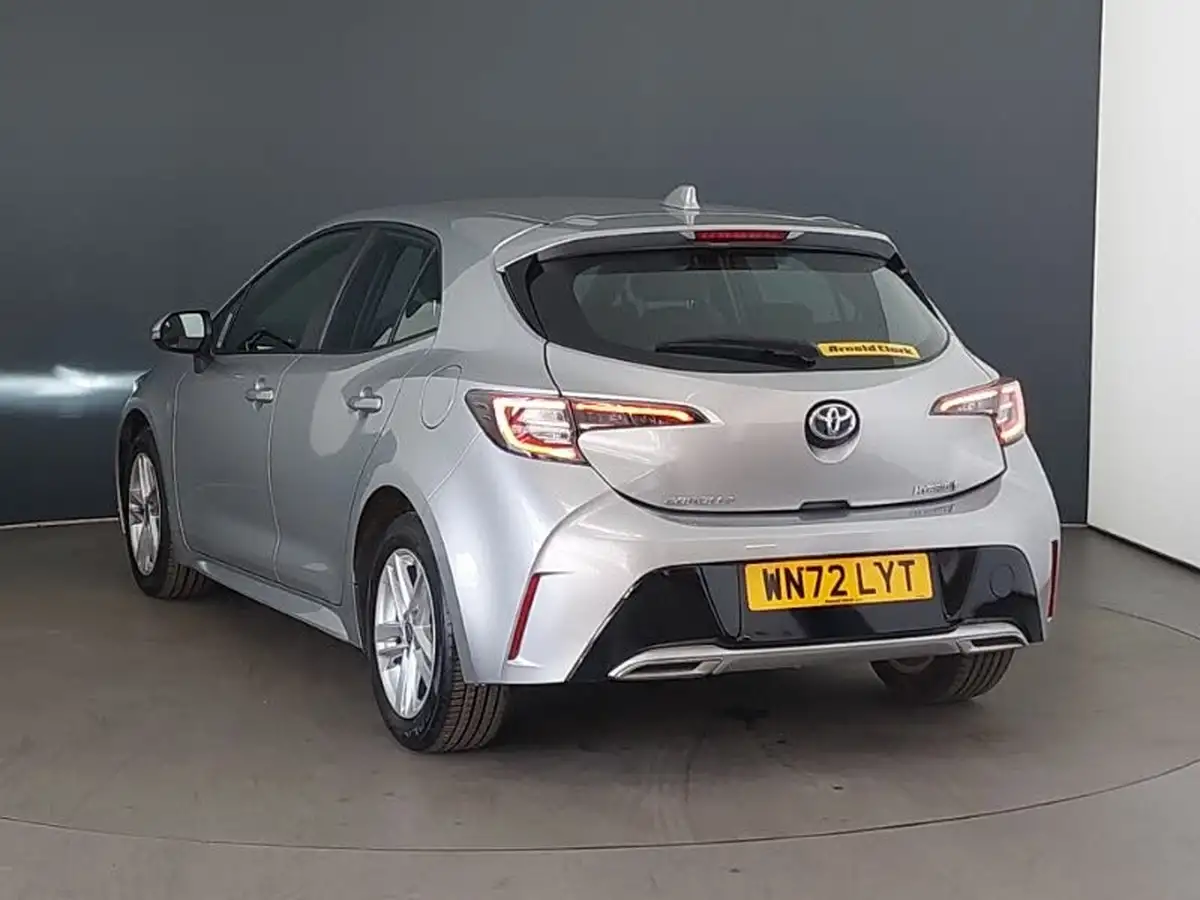 2022-toyota-corolla-20-vvt-i-icon-193bhp-hatchback-big-1