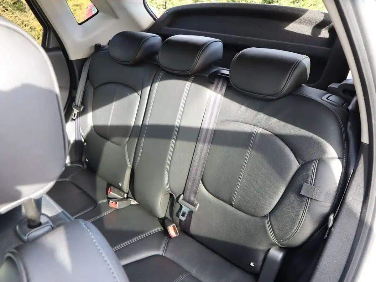 2019-renault-captur-15dci-gt-line-big-26