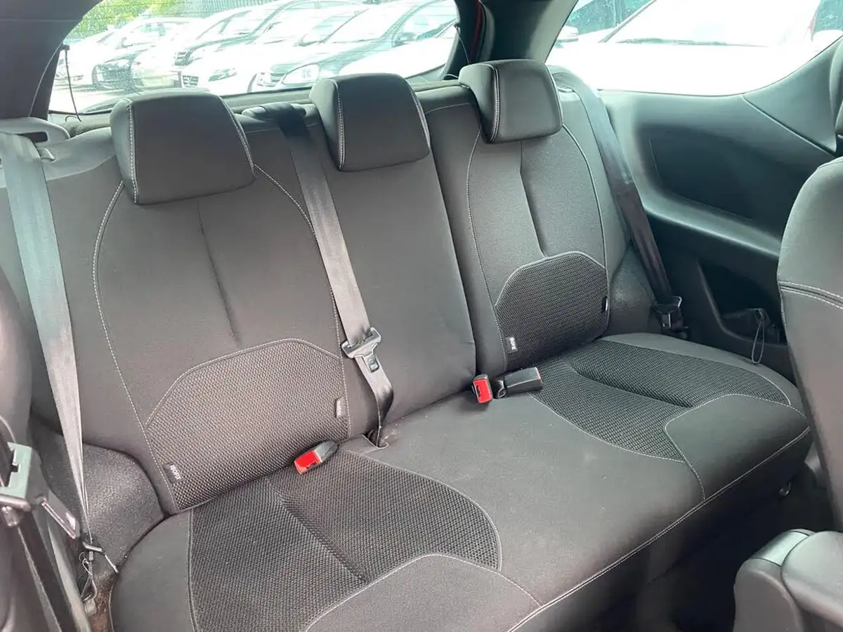 2010-citroen-ds3-16-dstyle-big-19
