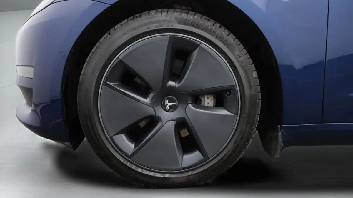 2021-tesla-model-3-e-long-range-4x4-big-18