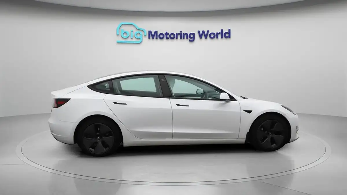 2021-tesla-model-3-e-long-range-awd-big-8
