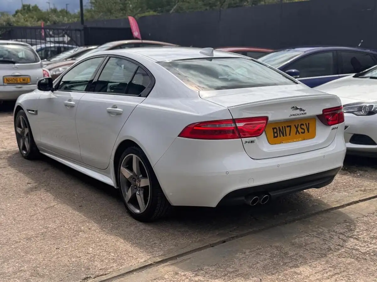 2017-jaguar-xe-20d-r-sport-180ps-1999cc-big-3