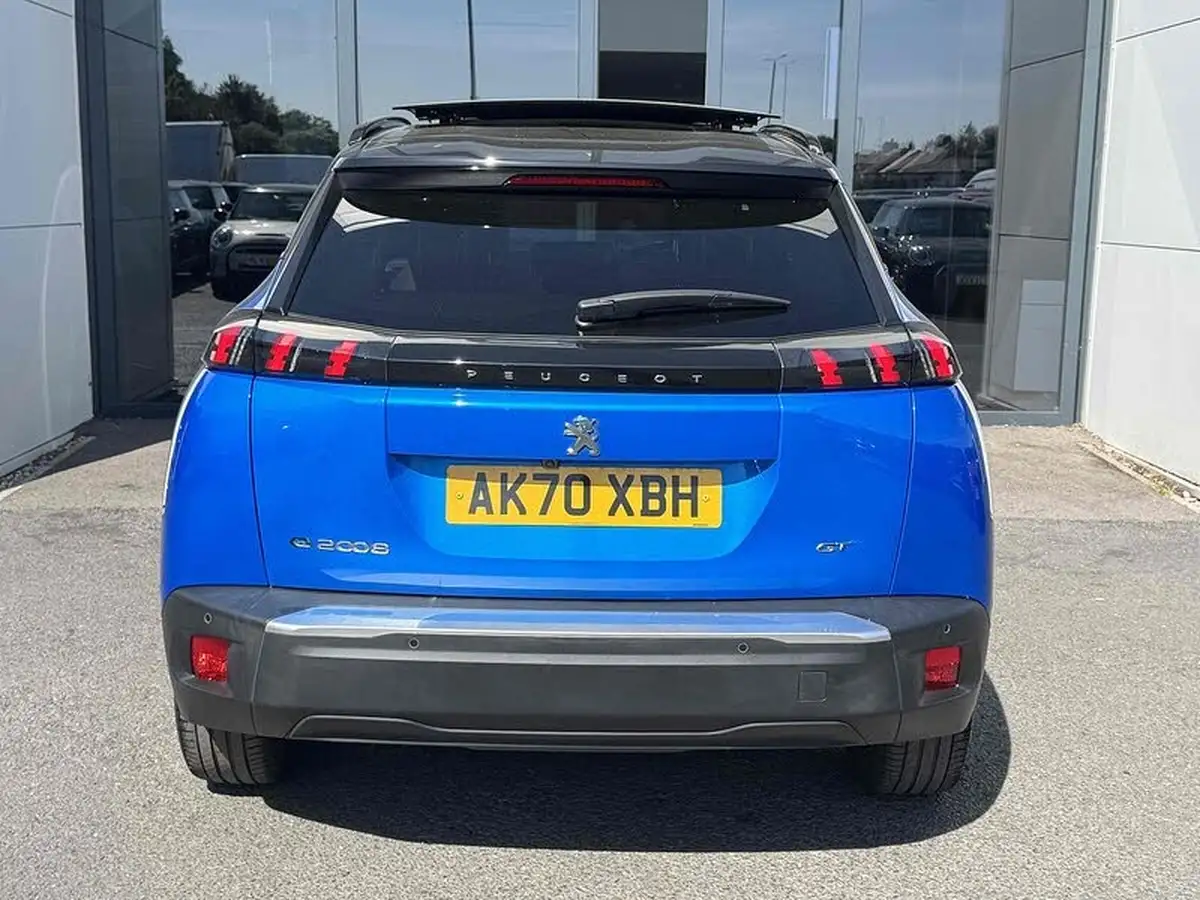 2021-peugeot-2008-suv-e-gt-big-16