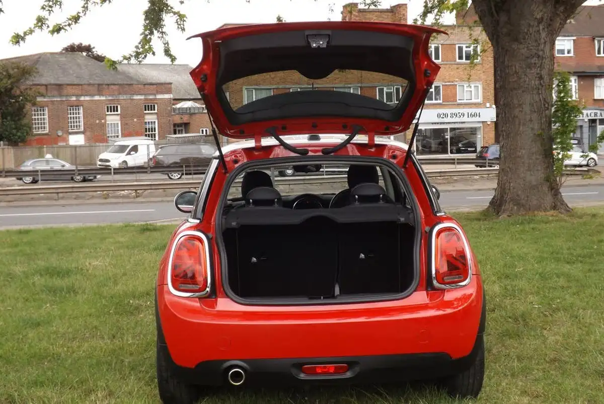 2019-mini-cooper-15-cooper-classic-hatchback-3d-auto-big-22