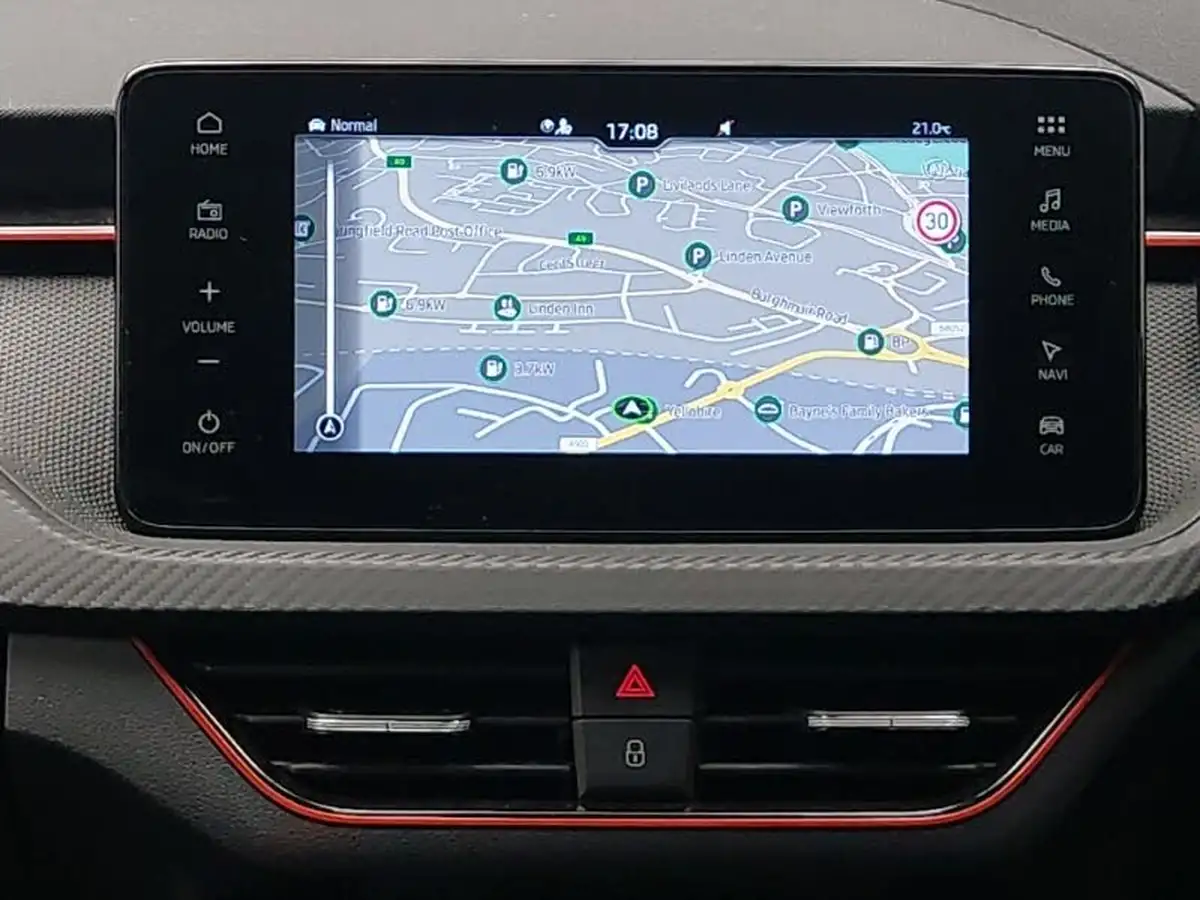 2024-skoda-kamiq-10-tsi-monte-carlo-116ps-dsg-big-9
