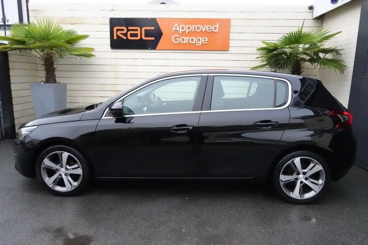 2019-peugeot-308-12-puretech-allure-110bhp-big-4