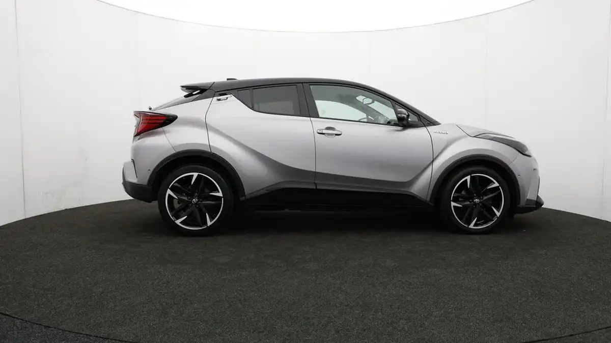 2022-toyota-c-hr-18-vvt-i-gr-sport-big-33