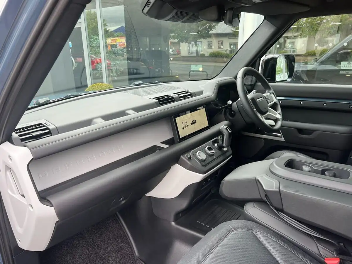 2024-land-rover-110-defender-20-p400e-x-dynamic-se-big-12