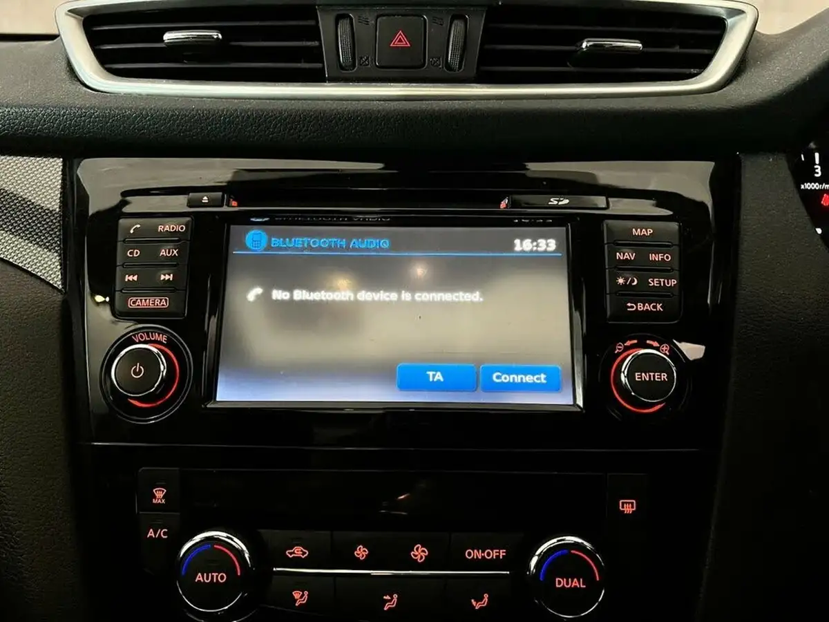2015-nissan-x-trail-16dci-acenta-big-12