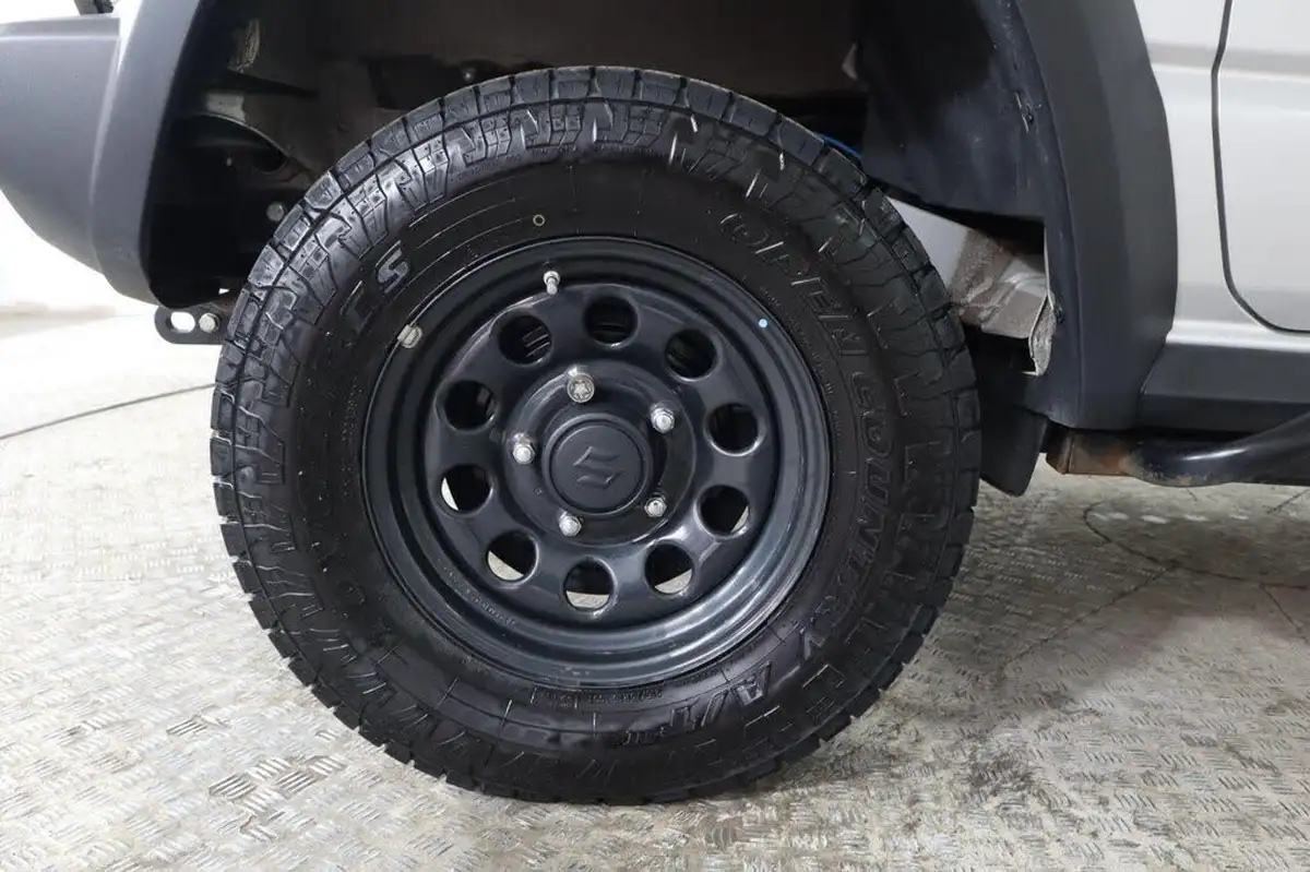2024-suzuki-jimny-15-light-commercial-allgrip-big-25