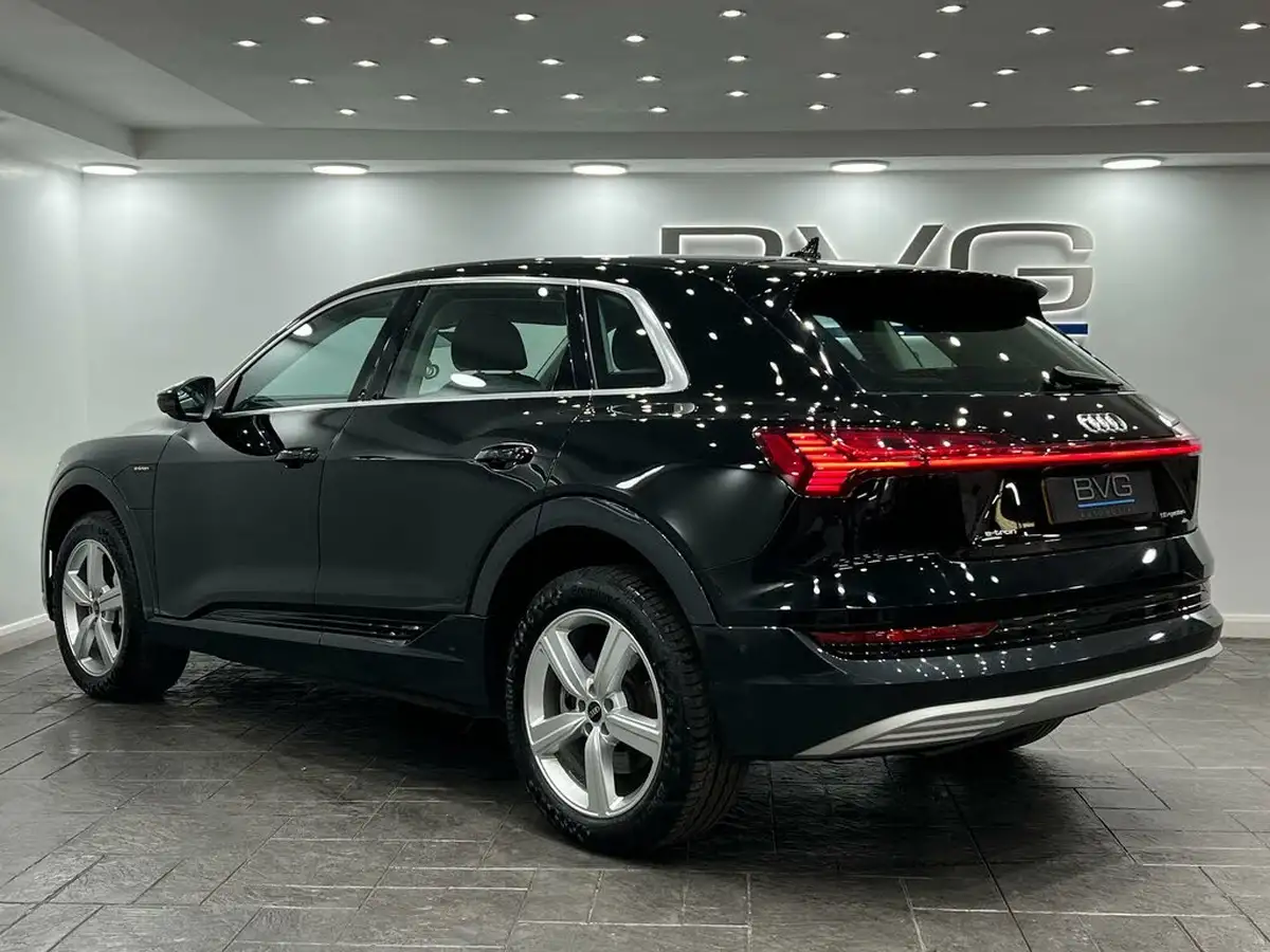 2021-audi-e-tron-50e-technik-station-wagon-big-9