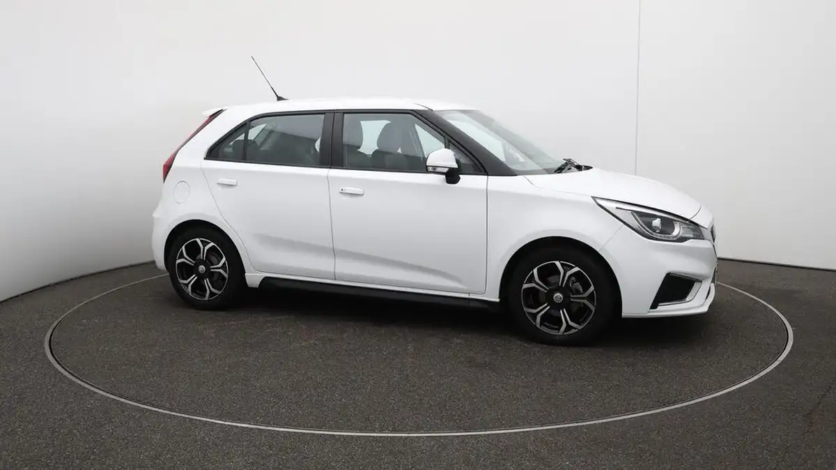 2022-mg-mg3-15-vti-tech-exclusive-nav-big-43