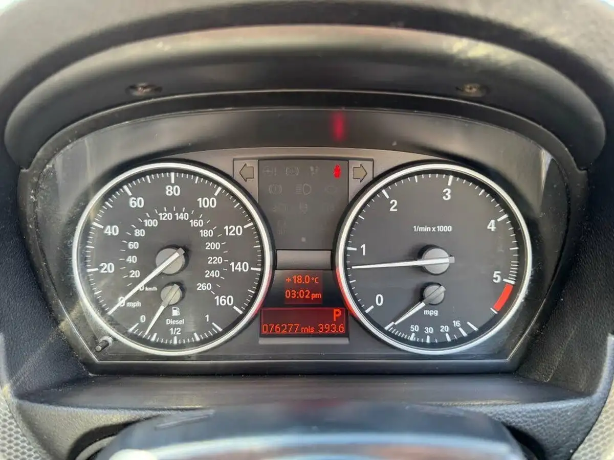 2013-bmw-3-series-20td-320d-m-sport-convertible-2d-auto-big-22