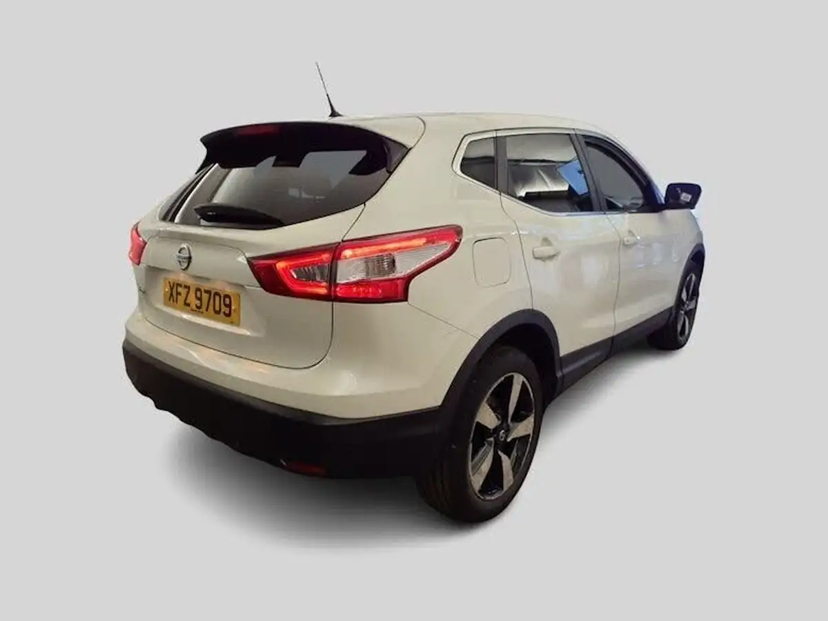 2015-nissan-qashqai-12-n-tec-xtronic-cvt-big-4