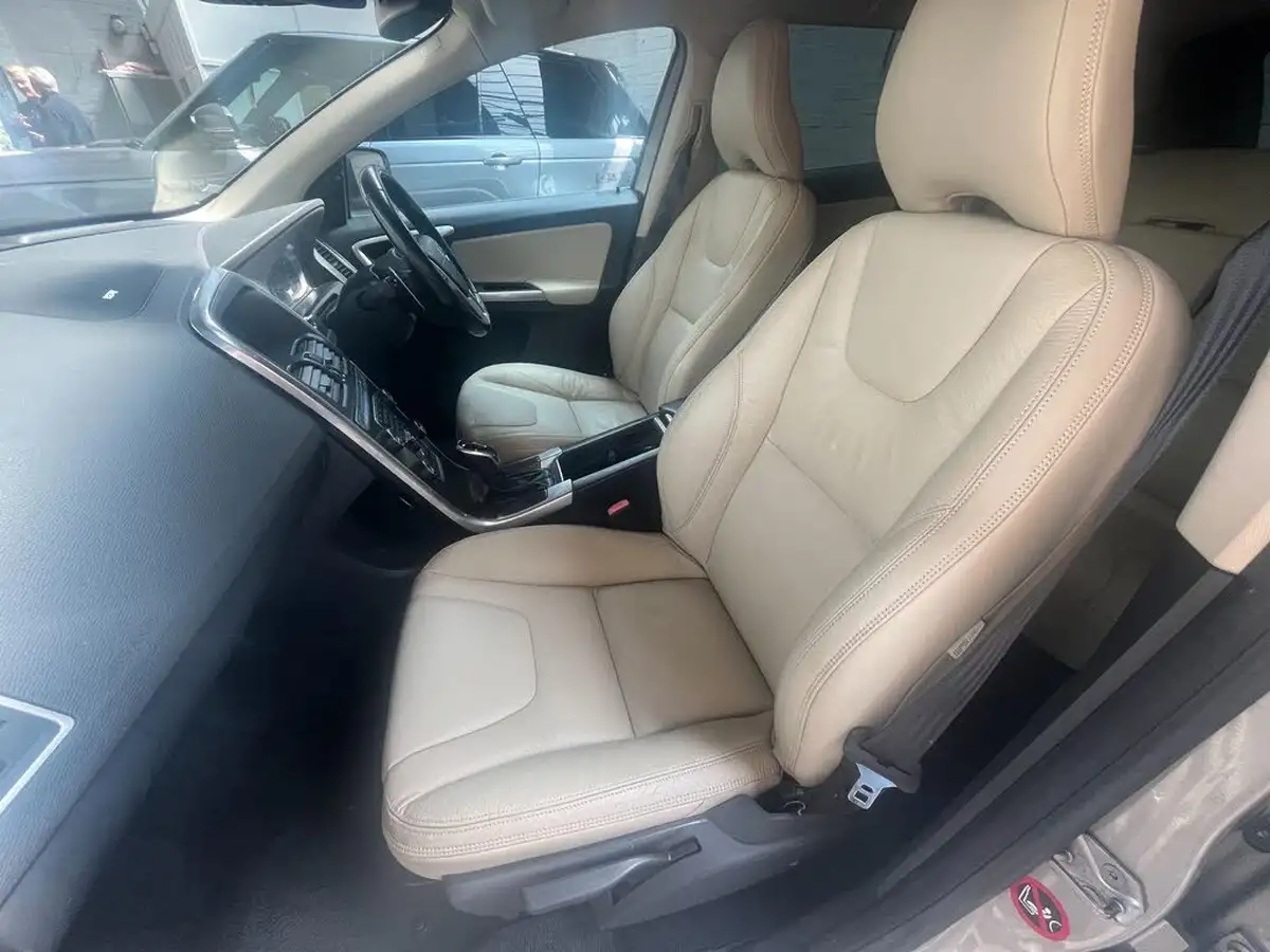 2013-volvo-xc60-24td-d5-se-lux-215bhp-nav-geartronic-big-36
