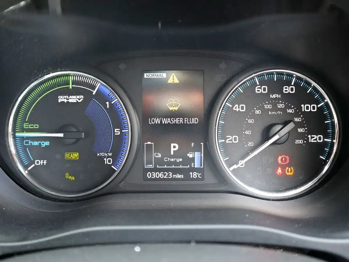 2021-mitsubishi-outlander-24-dynamic-phev-big-5