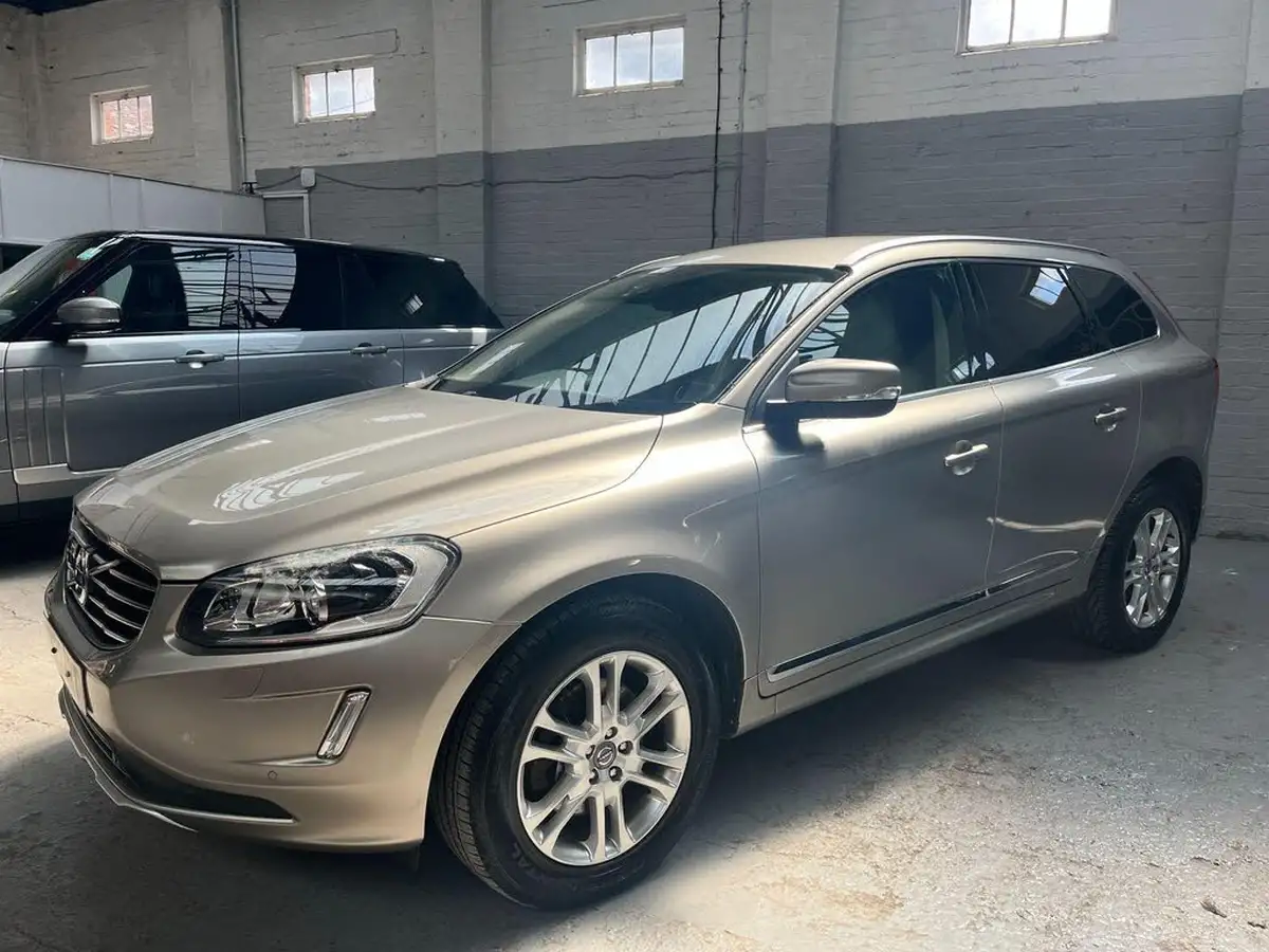 2013-volvo-xc60-24td-d5-se-lux-215bhp-nav-geartronic-big-8