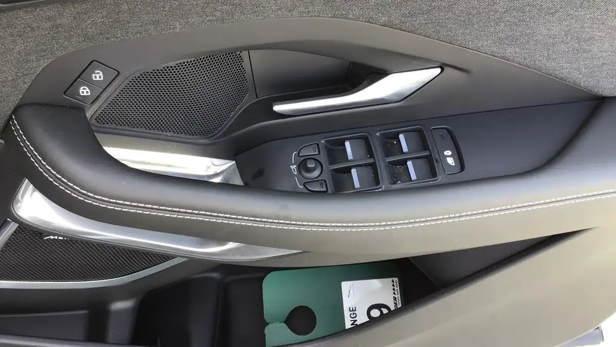 2024-jaguar-e-pace-15-p270e-r-dynamic-hse-black-big-20