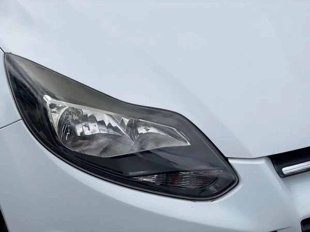 2012-ford-focus-16-zetec-ti-vct-125ps-hatchback-big-28