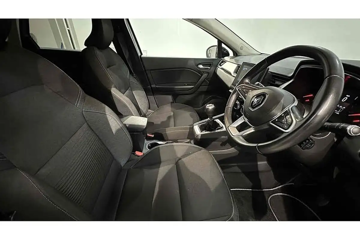 2021-renault-captur-13-tce-iconic-140ps-big-31