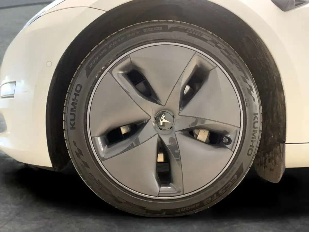 2021-tesla-model-3-e-long-range-4x4-big-28