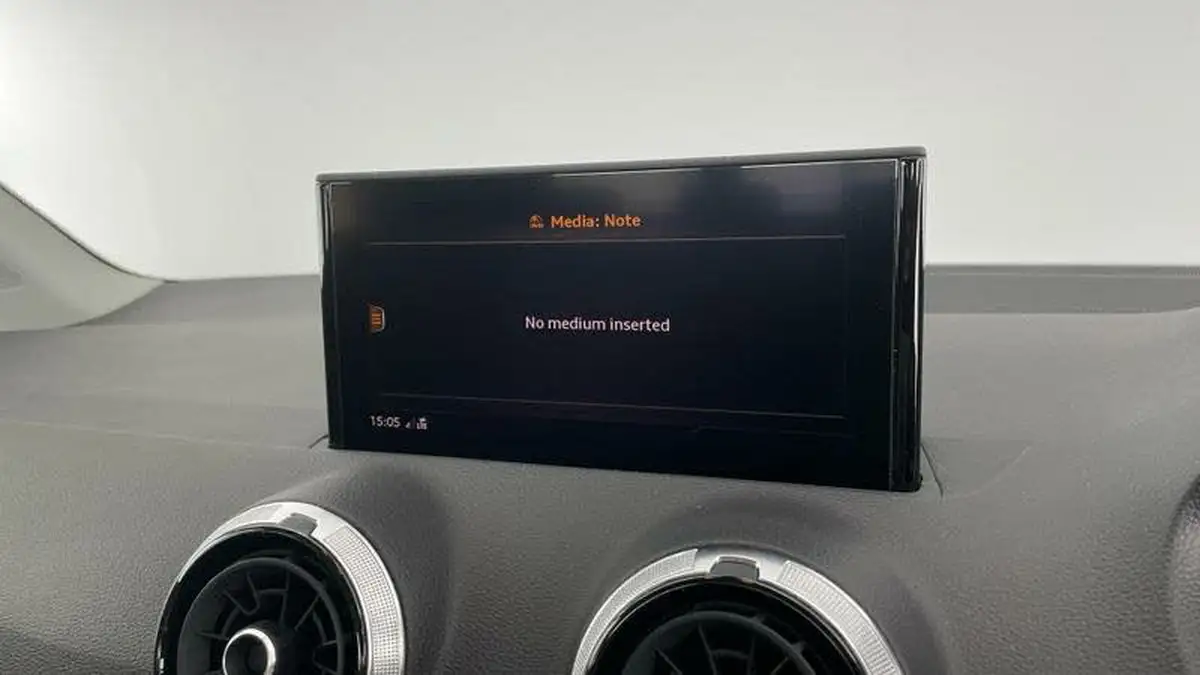 2022-audi-q2-10-30-tfsi-sport-big-14