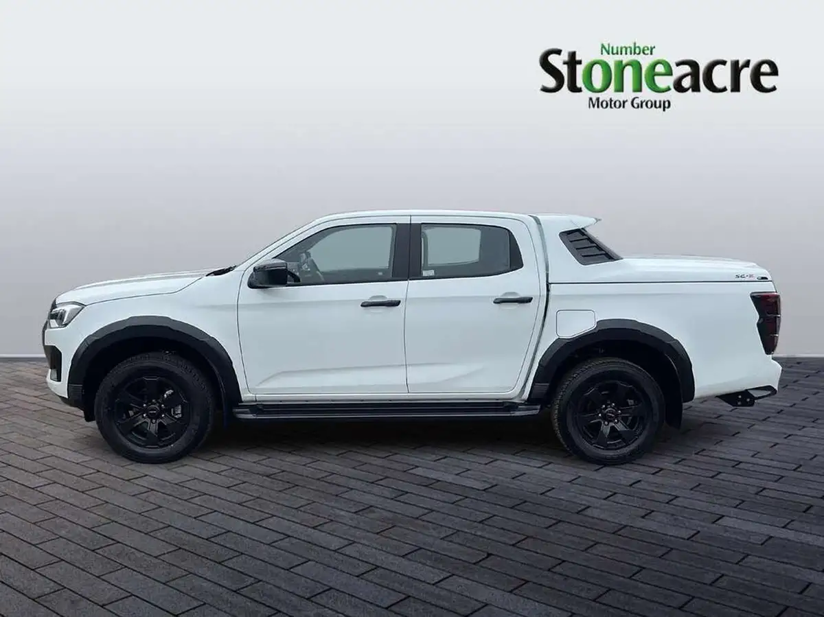 2025-isuzu-d-max-19td-v-cross-auto-big-7