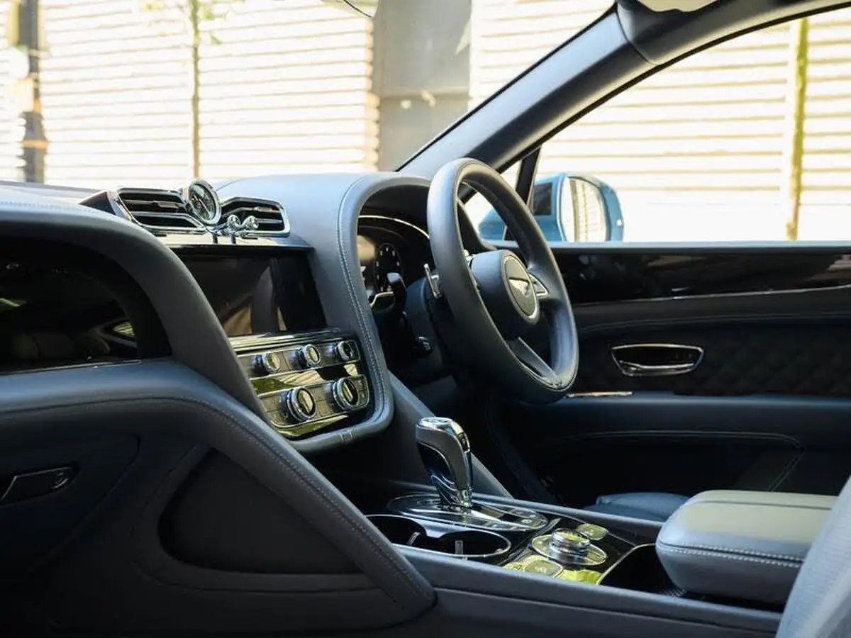 2021-bentley-bentayga-40-v8-big-13