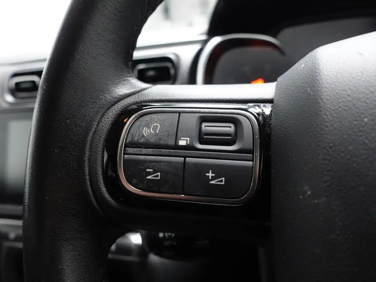 2022-citroen-c3-12-puretech-saint-james-83ps-big-14
