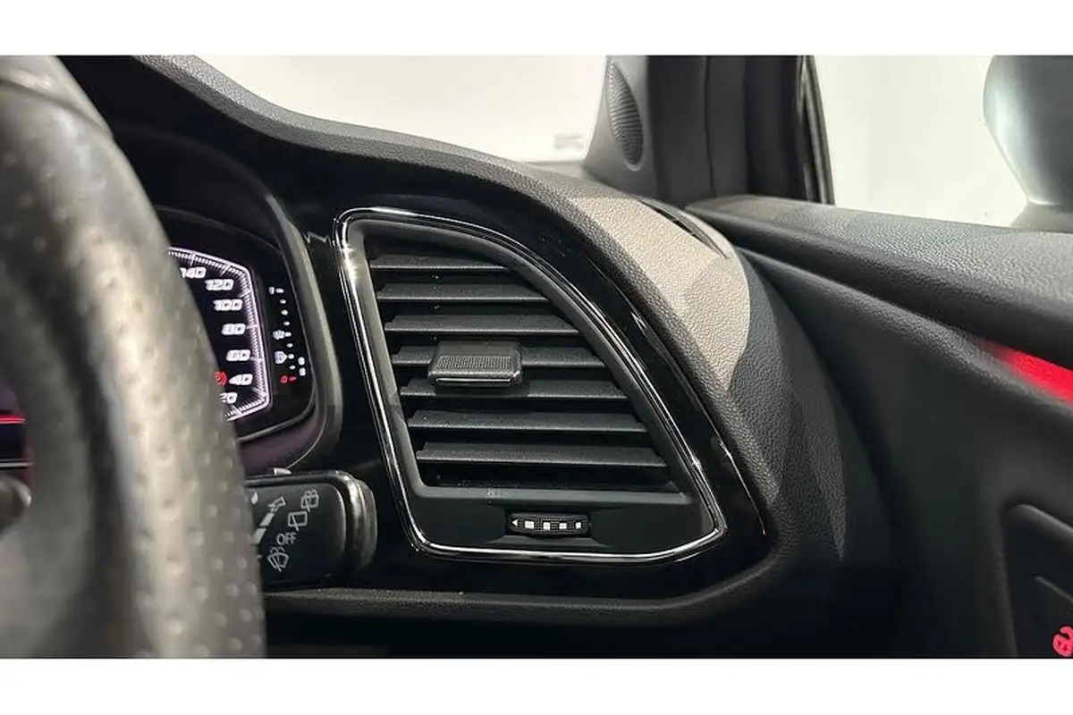 2020-seat-leon-15-tsi-evo-fr-black-edition-150ps-hatchback-dsg-big-34