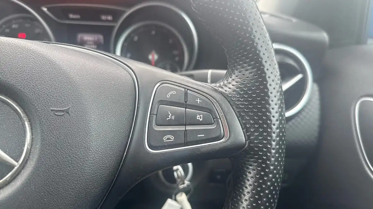 2016-mercedes-benz-a-class-15d-a180d-sport-ss-7g-dct-big-23