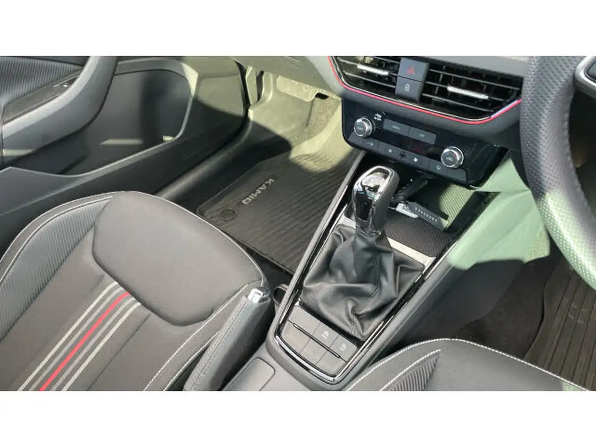 2025-skoda-kamiq-10-tsi-monte-carlo-116ps-dsg-big-13