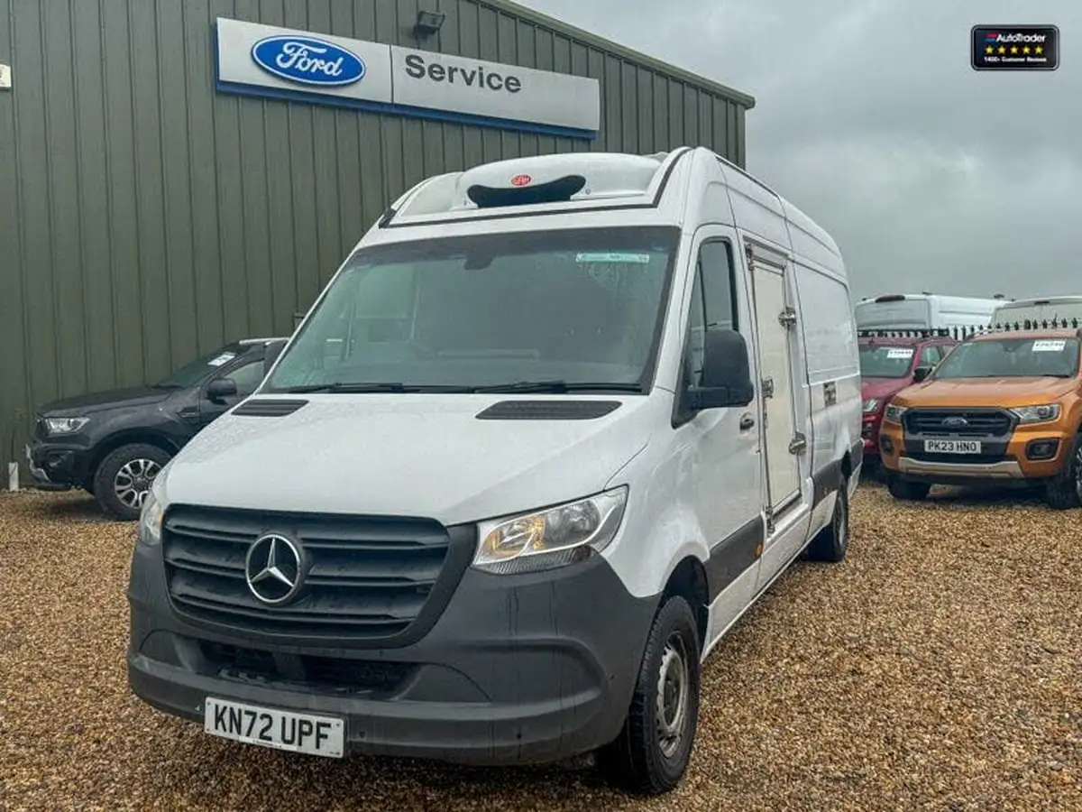 2023-mercedes-benz-sprinter-big-1