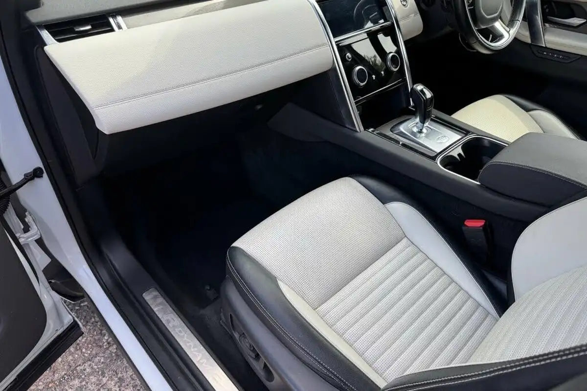 2019-land-rover-discovery-sport-20-d180-r-dynamic-se-big-36