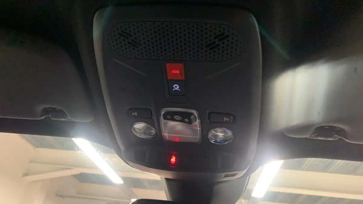 2024-peugeot-2008-suv-e-allure-136ps-50kwh-big-37