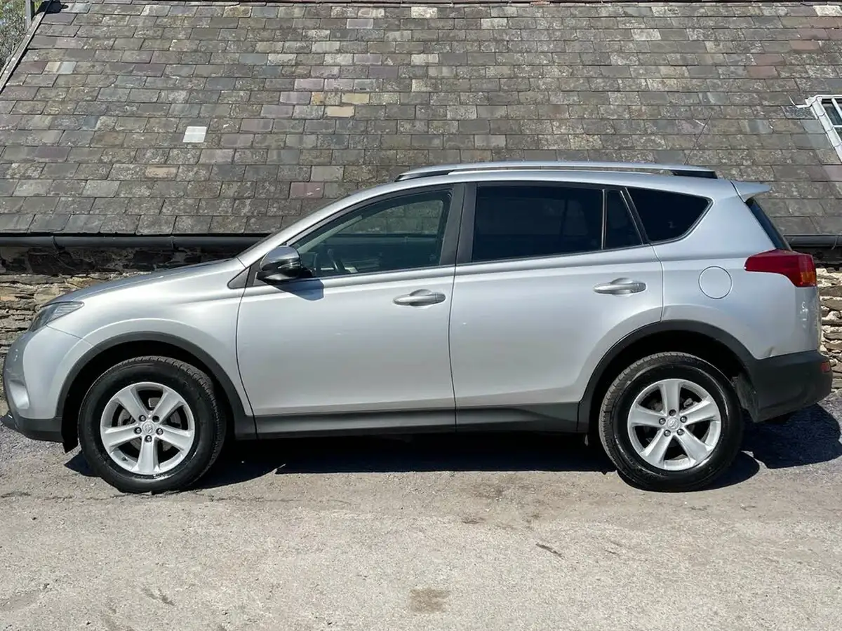 2013-toyota-rav4-20td-invincible-2wd-1990cc-big-9