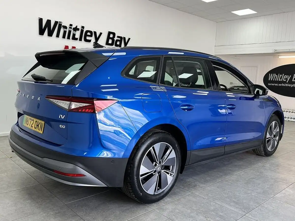 2022-skoda-enyaq-e-60-big-2