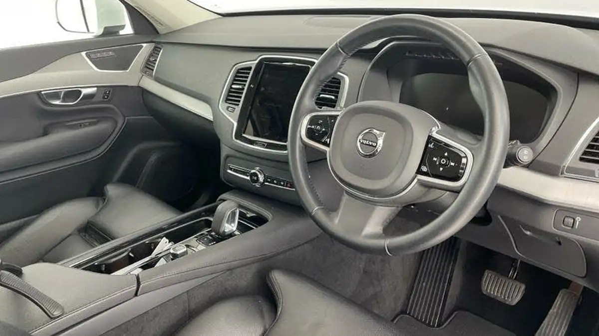 2022-volvo-xc90-20td-b5-momentum-big-5