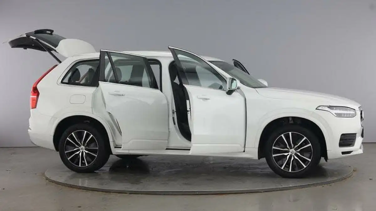 2022-volvo-xc90-20td-b5-momentum-big-9