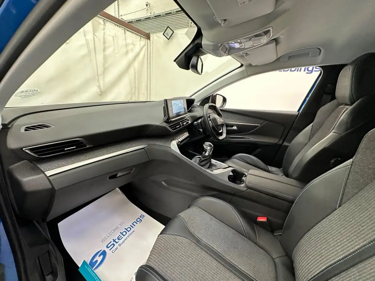 2022-peugeot-3008-suv-12-puretech-allure-premium-big-25