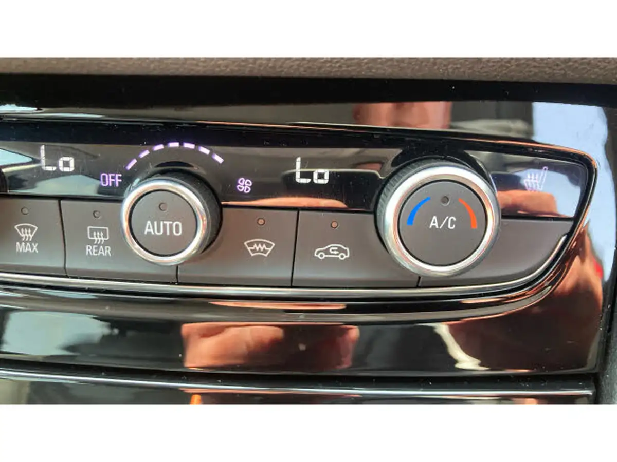 2022-vauxhall-grandland-12-ultimate-auto-big-26