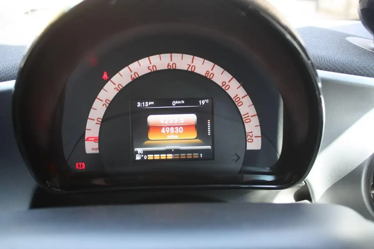 2016-smart-fortwo-09-edition-black-big-11